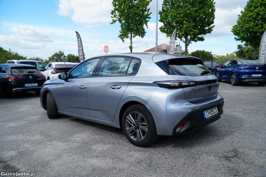 Peugeot 308 PureTech 130 EAT8 Ac — fotografia 8