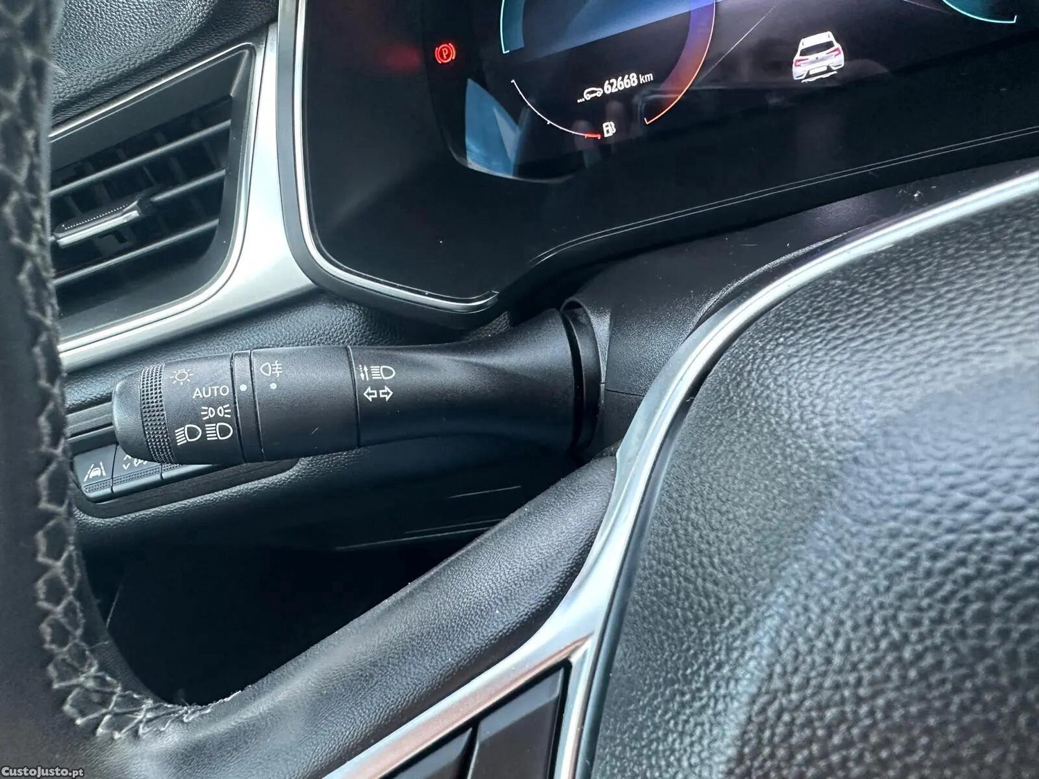 Renault Captur 1.6 E-Tech Intens — fotografia 7