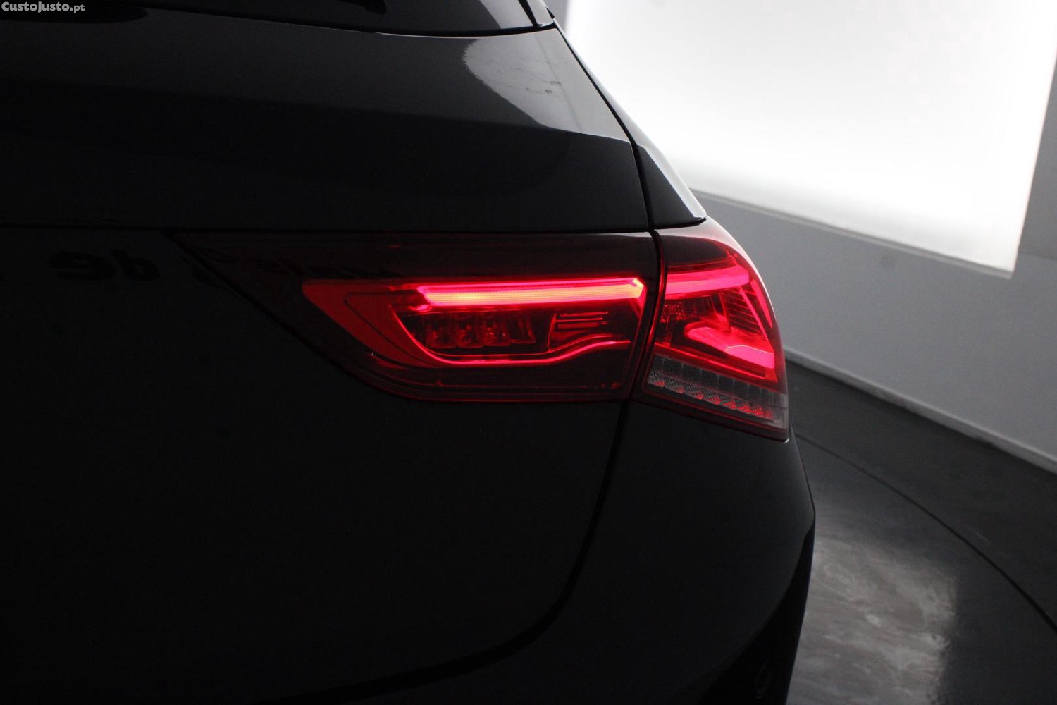 Mercedes-Benz CLA 180 D SHOOTING BRAKE STYLE AUTO — fotografia 2