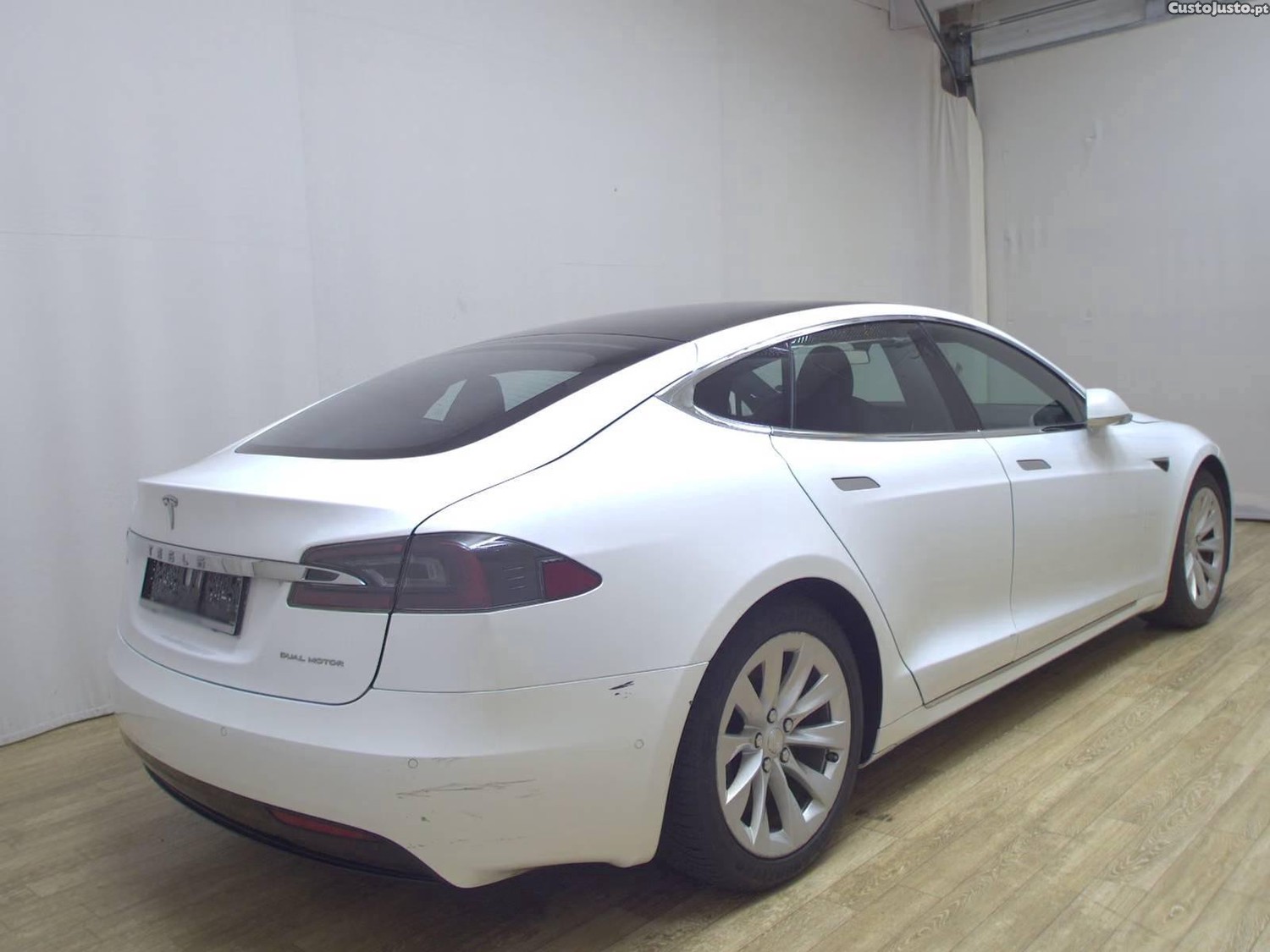 Tesla Model S Maximale - 20 foto 2