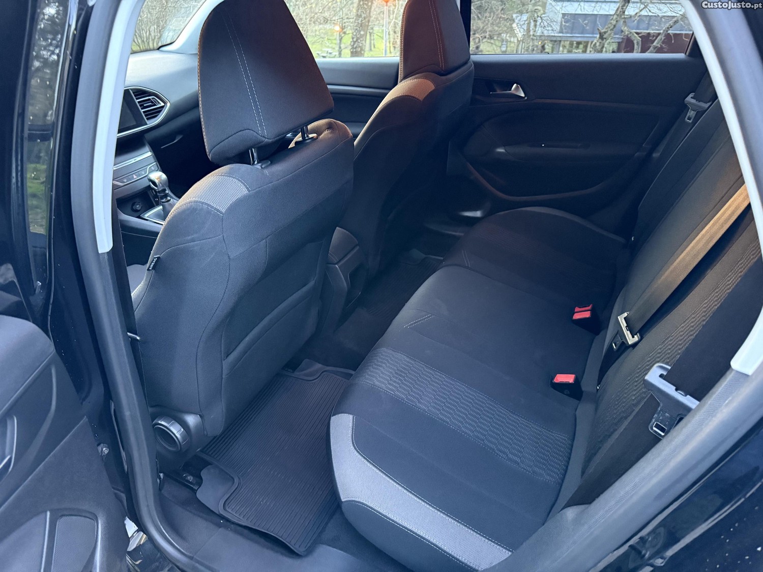 Peugeot 308 1.6HDI 120cv STYLE — fotografia 5