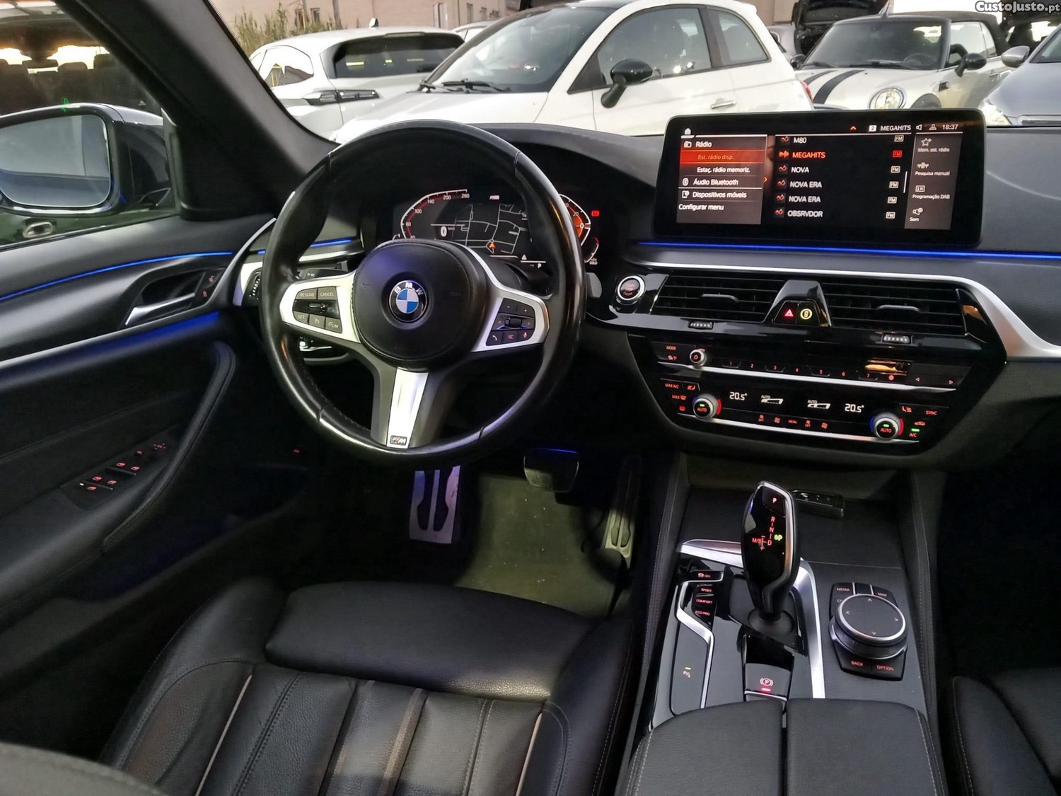 BMW 520 d Pack Desportivo M Auto — fotografia 13