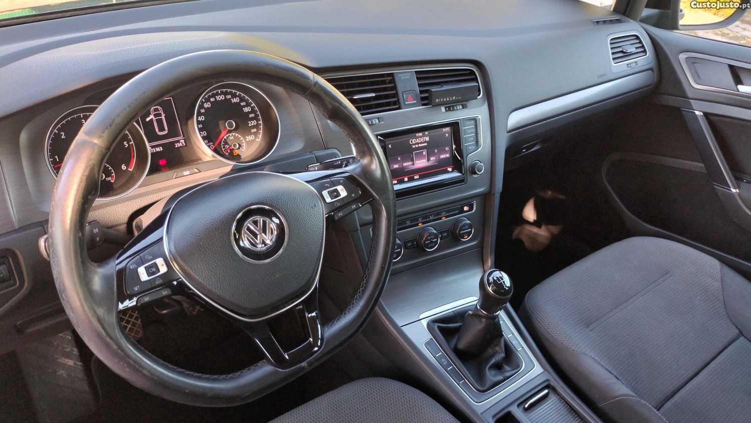 VW Golf 1.6 TDI Bluemotion — photo 3