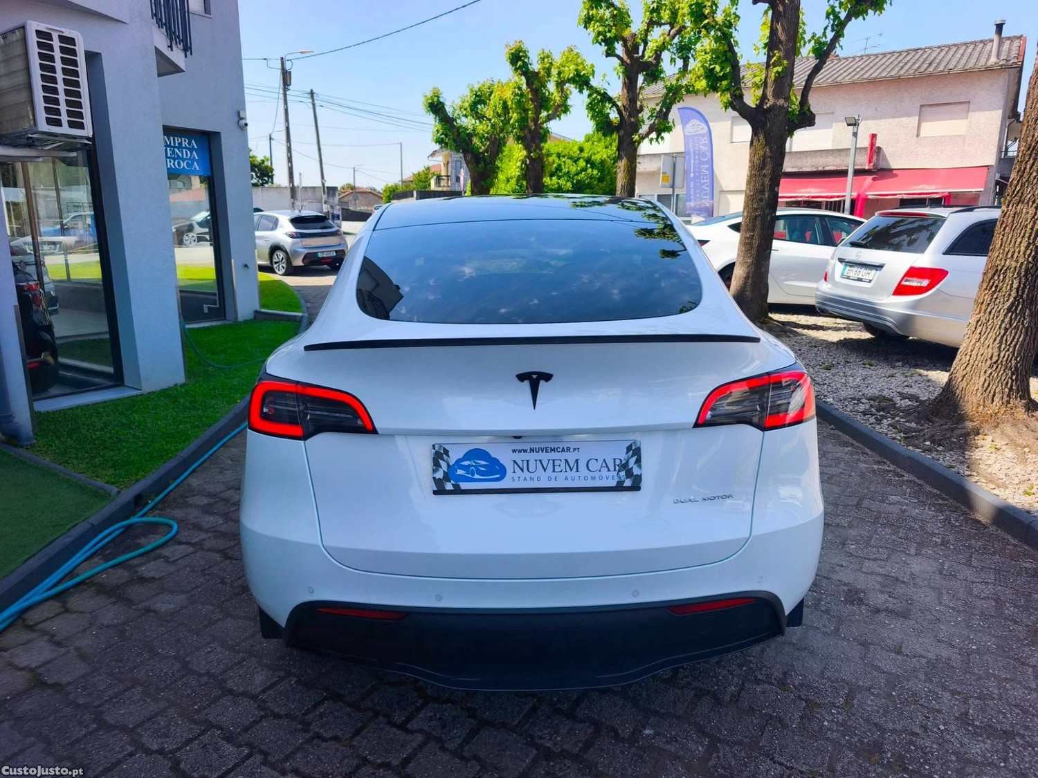 Tesla Model Y Dual Motor Long Range Kit Performance — fotografia 8
