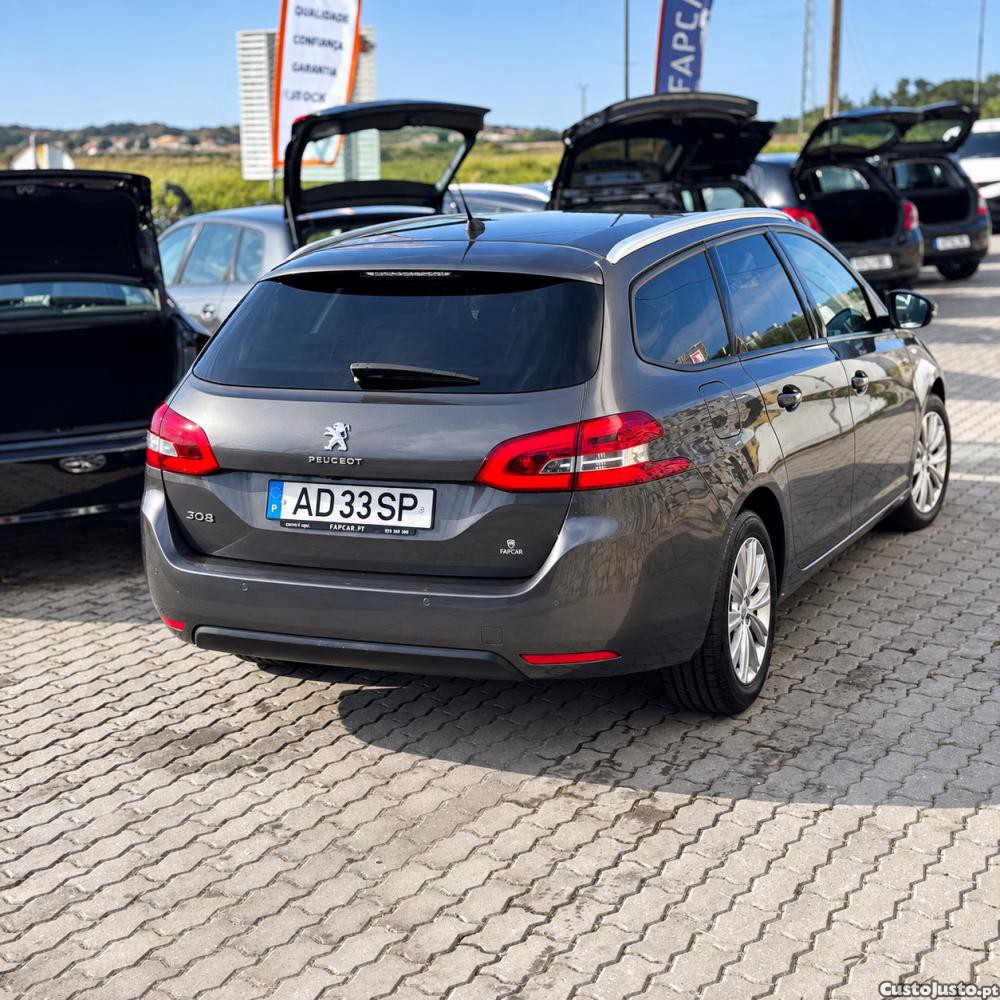 Peugeot 308 1.5 BlueHDi Style — photo 4