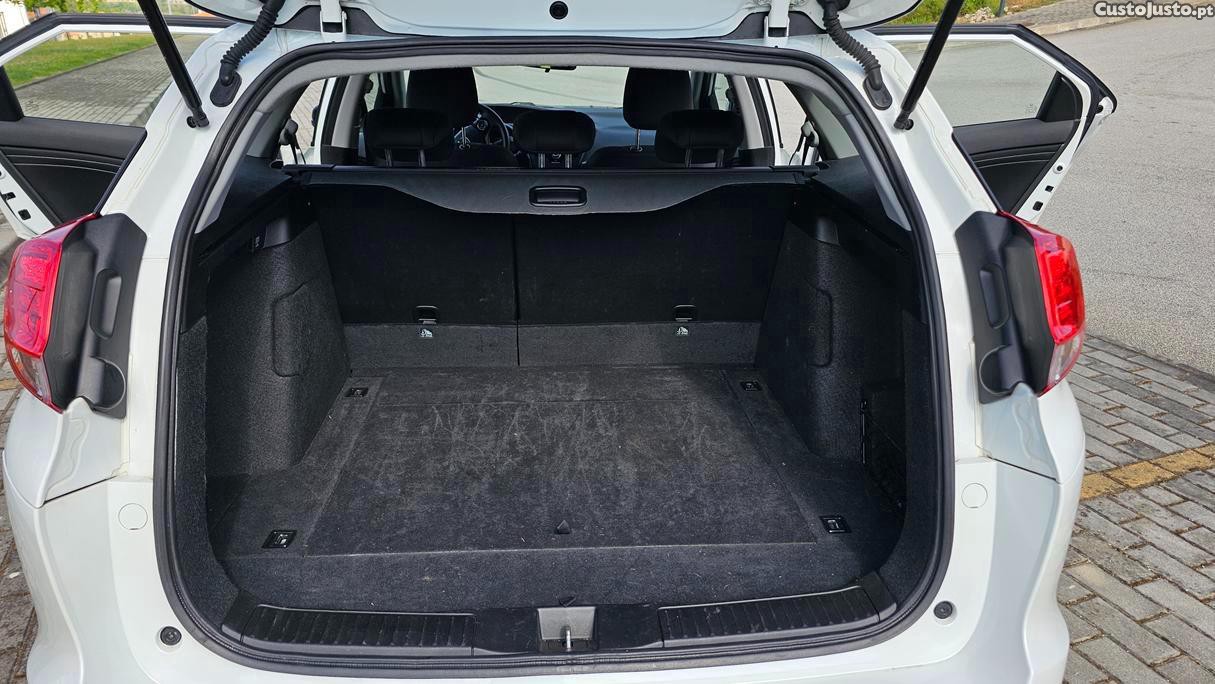 Honda Civic Tourer — fotografia 2