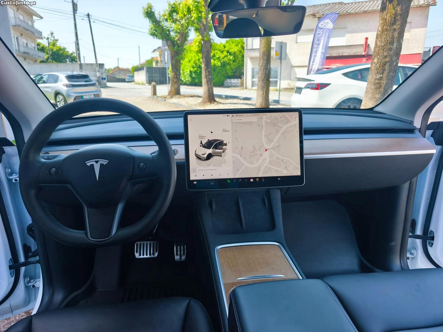 Tesla Model Y Dual Motor Long Range Kit Performance — fotografia 2
