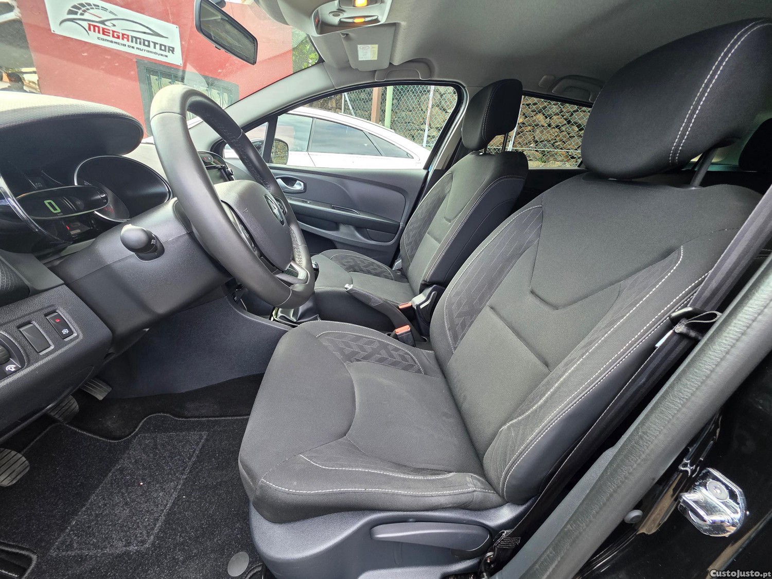 Renault Clio ST 0.9 TCE Limited — fotografia 17