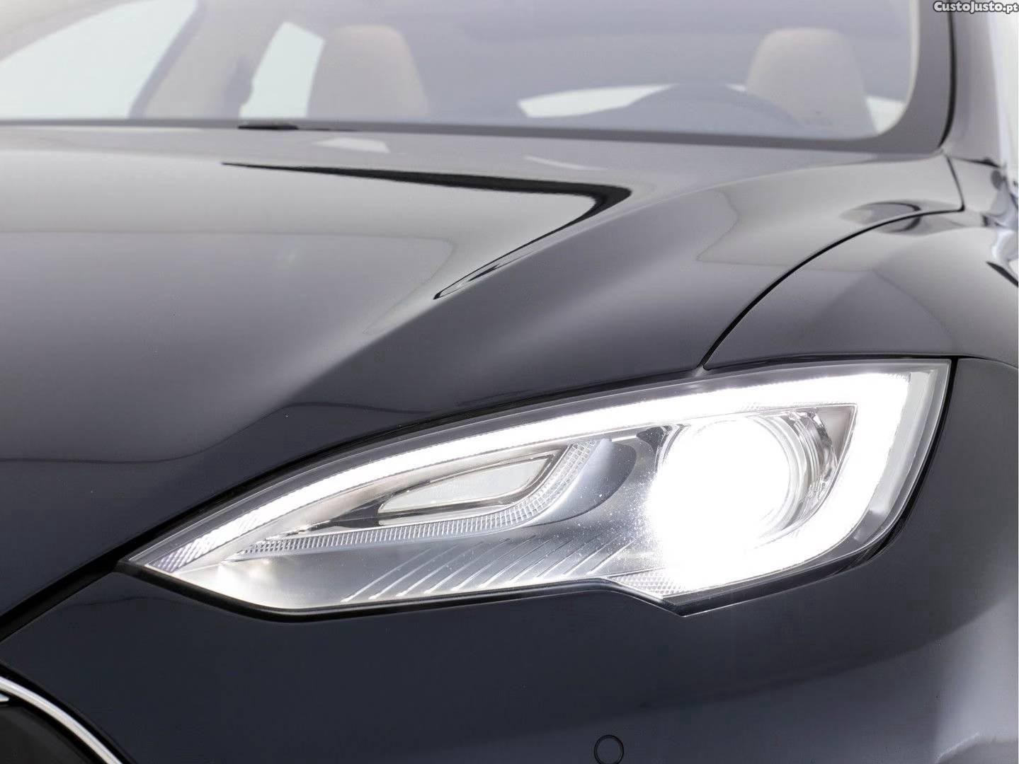 Tesla Model S 85 - 14 foto 2