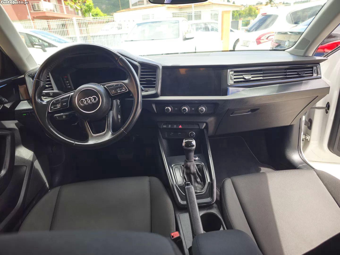 Audi A1 30 tfsi advanced s tronic — fotografia 3