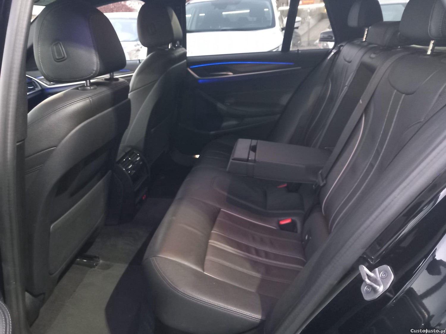 BMW 520 d Pack Desportivo M Auto — fotografia 3