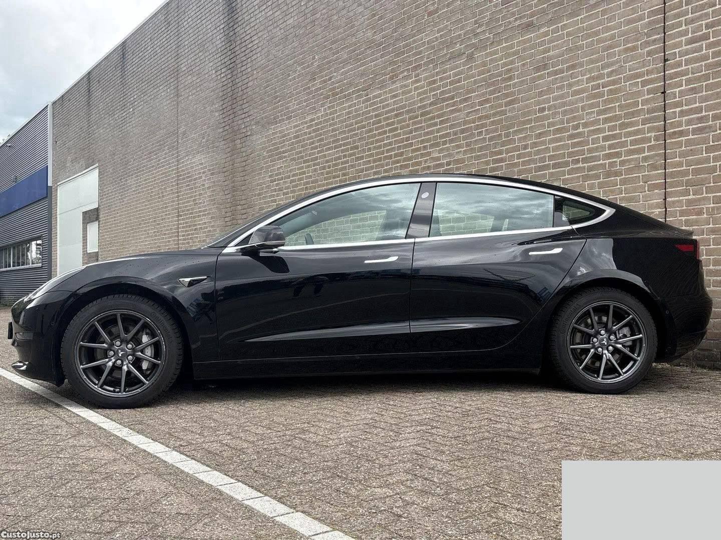 Tesla Model 3 Long Range AWD - 19 foto 2