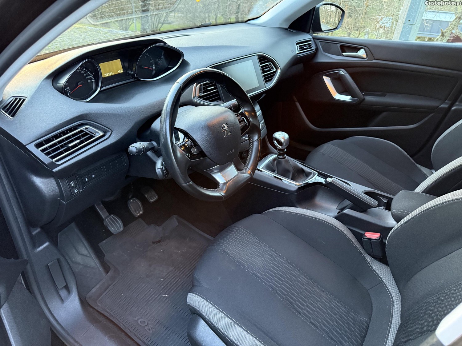 Peugeot 308 1.6HDI 120cv STYLE — fotografia 6
