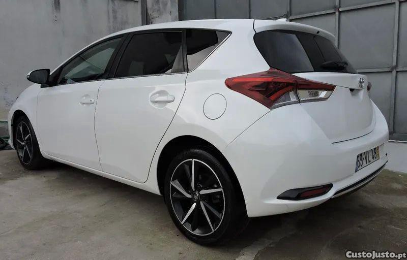 Toyota Auris 1.4 d-4d comfort pack sport — fotografia 9
