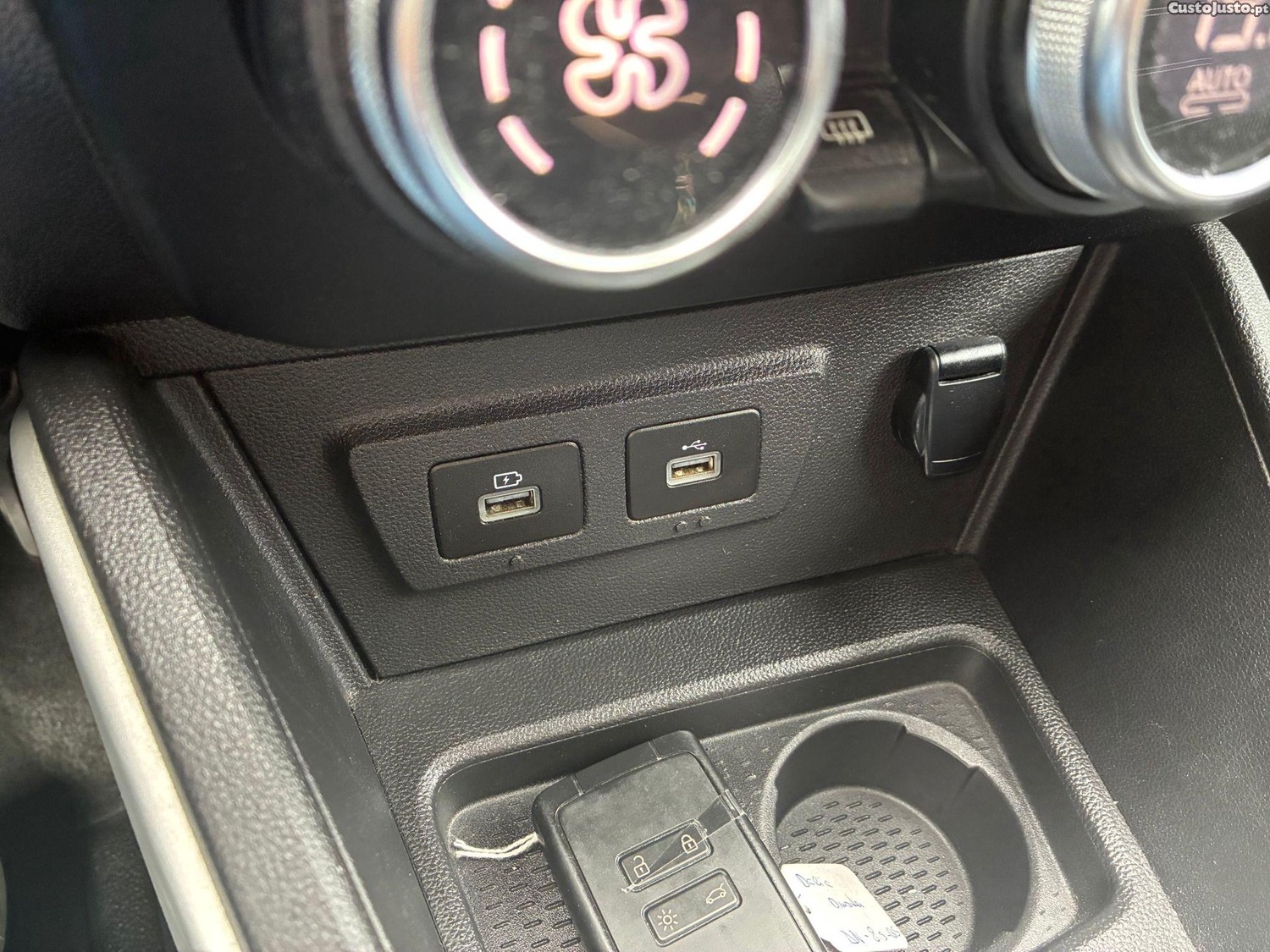 Dacia Duster 1.3 TCe Prestige EDC — fotografia 8