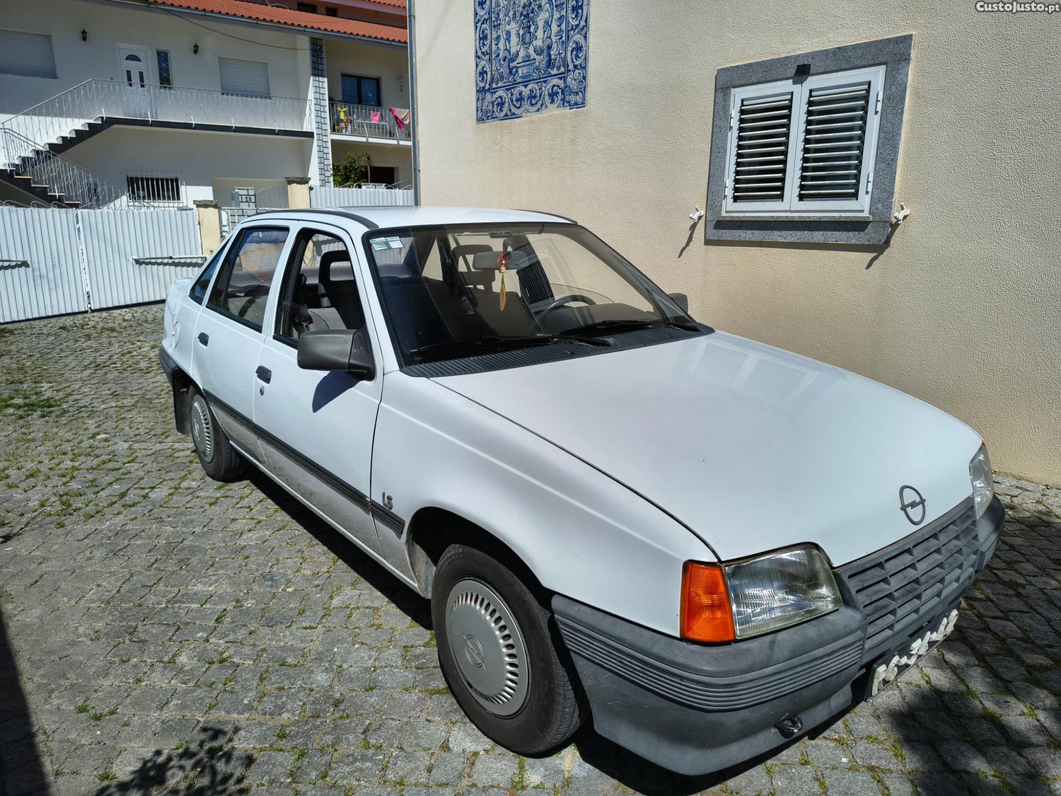 Opel Kadett 1.3 LS — fotografia 5