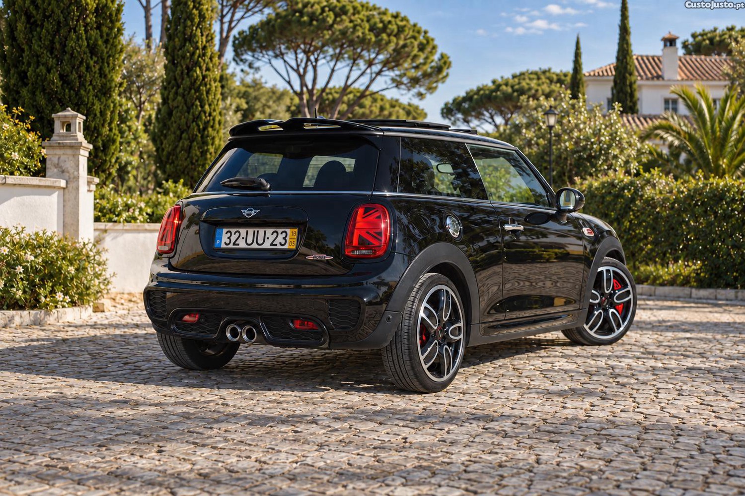 MINI John Cooper Works LCI - 18 — photo 3