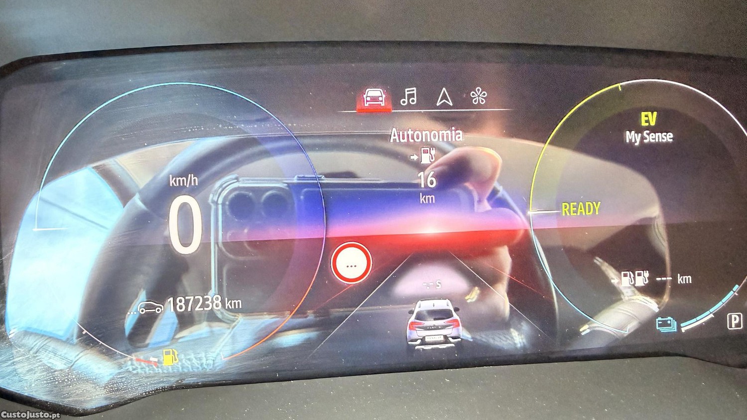 Renault Captur 1.6 E-Tech Full Hybrid de 2020 — fotografia 4