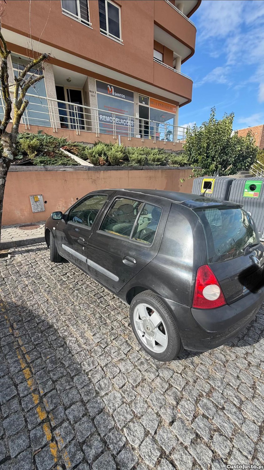 Renault 4 - Clio — fotografia 5