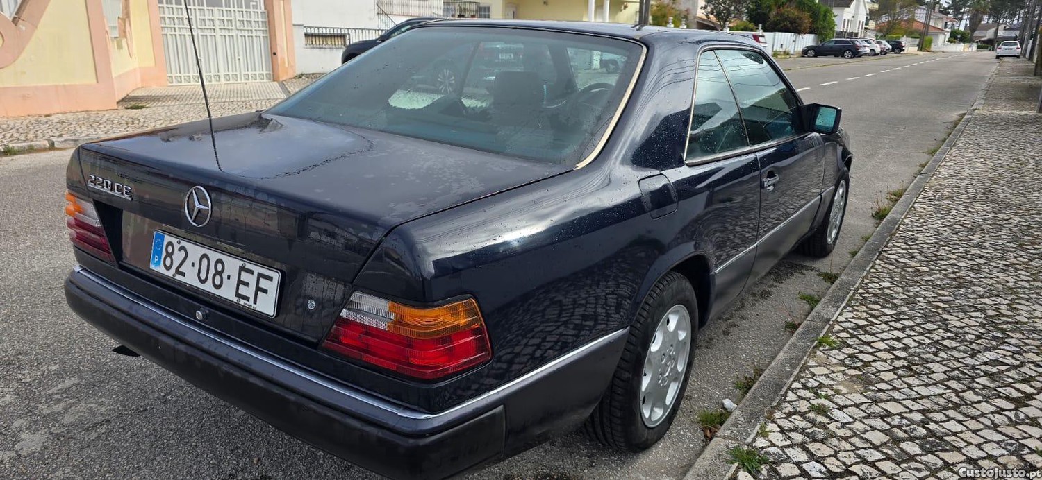 Mercedes-Benz 200 CE Coupé - Clássico em valorização — fotografia 2