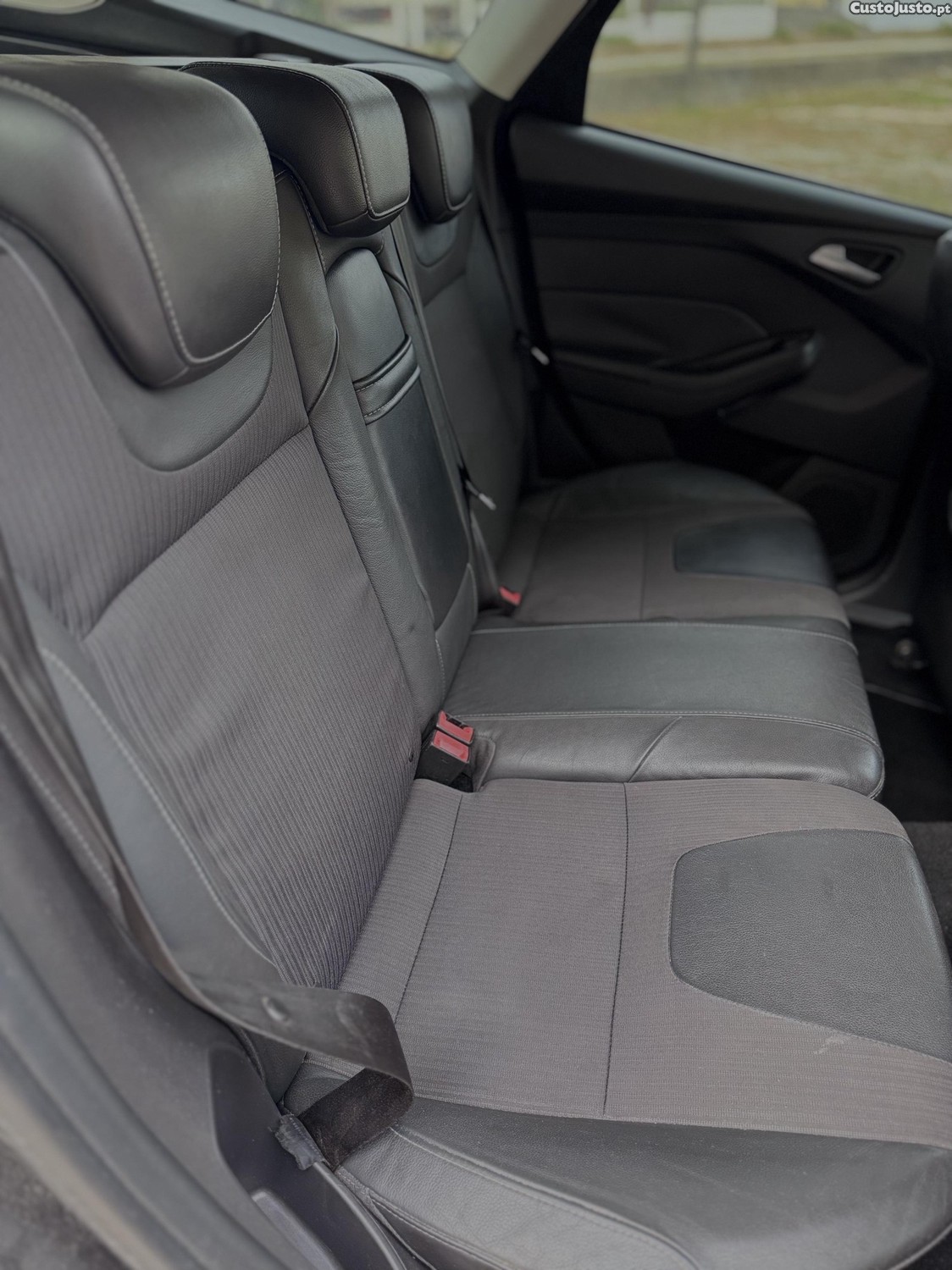 Ford Focus Sw 1.6 titanium — fotografia 7