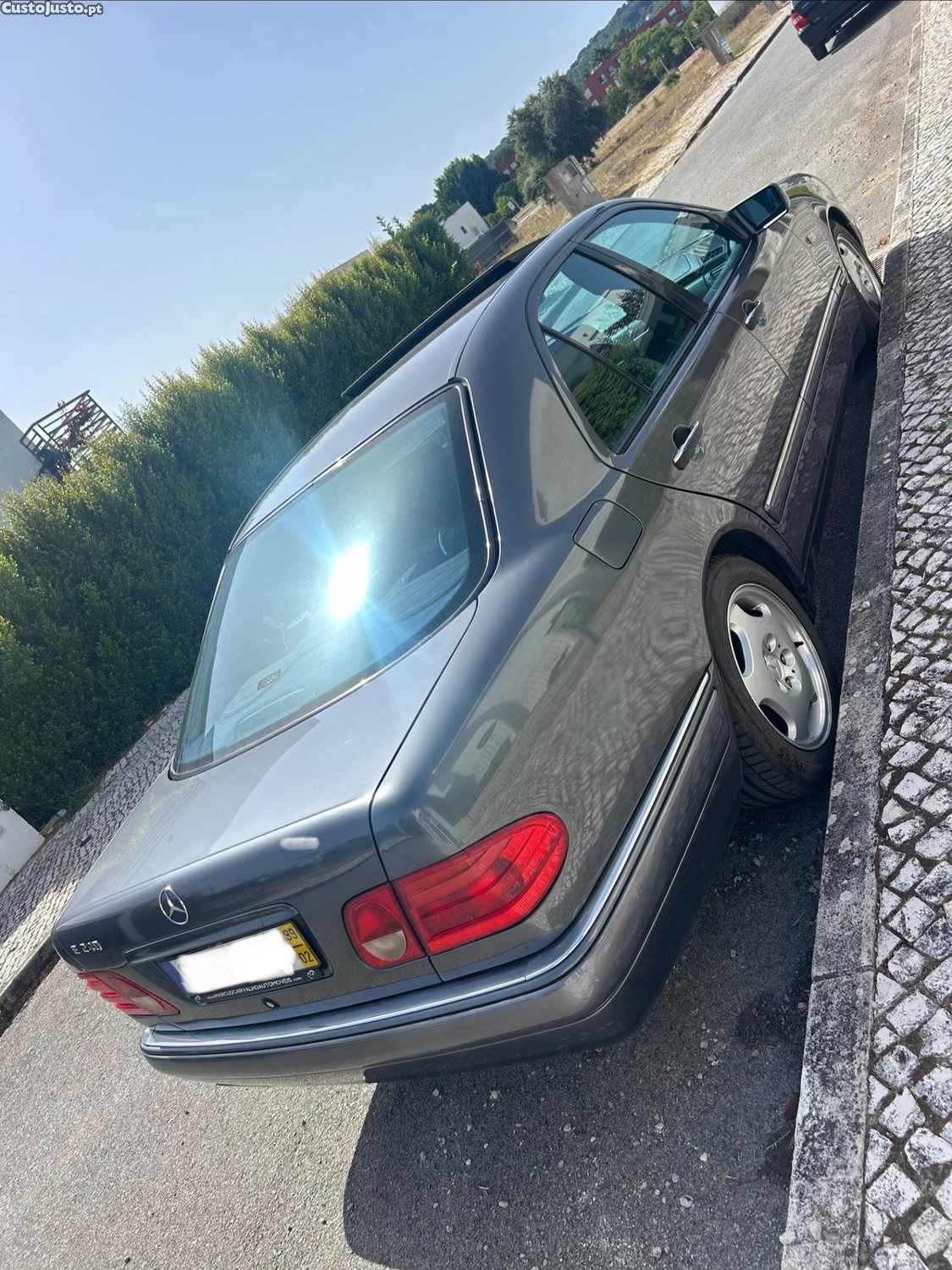 Mercedes-Benz E 240 Avantgarde - 99 foto 2