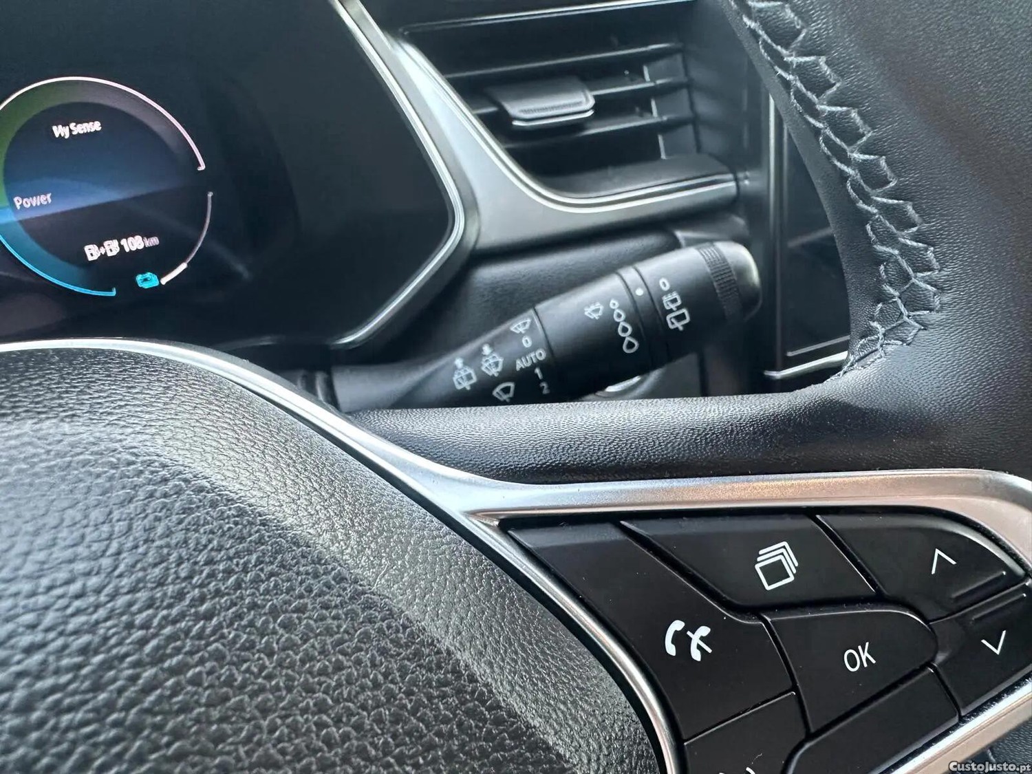 Renault Captur 1.6 E-Tech Intens — fotografia 8