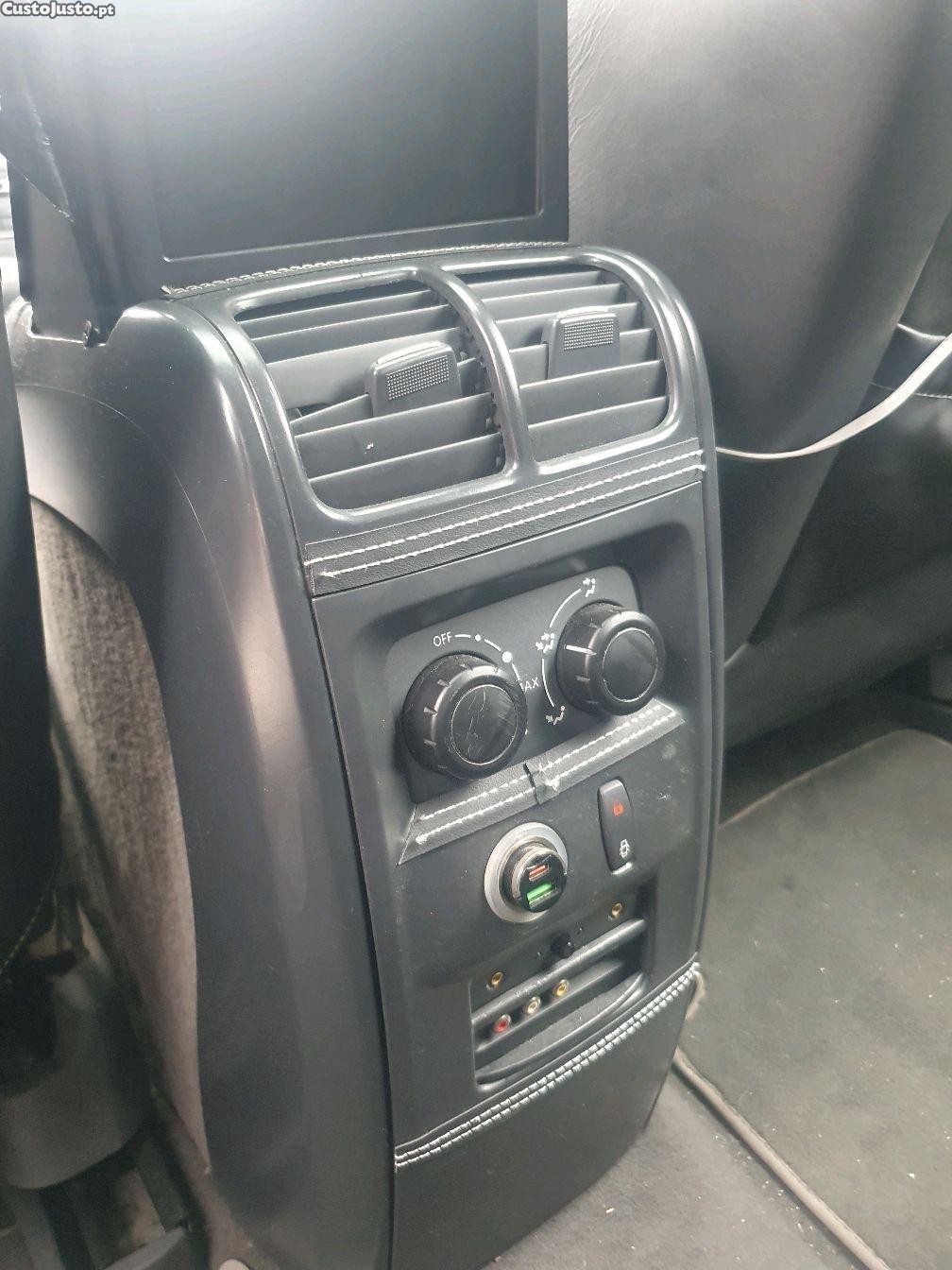 Renault Vel Satis top gama V6 3.0180cv Initiale Paris — fotografia 4