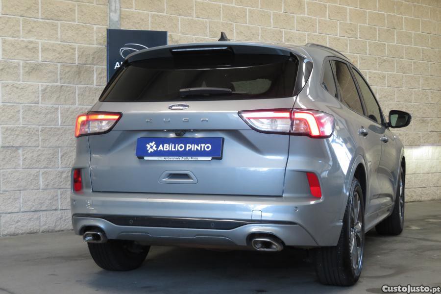 Ford Kuga 1.5 EcoBoost ST-Line — fotografia 2