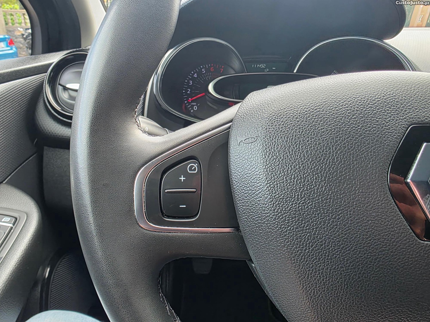Renault Clio ST 0.9 TCE Limited — fotografia 8