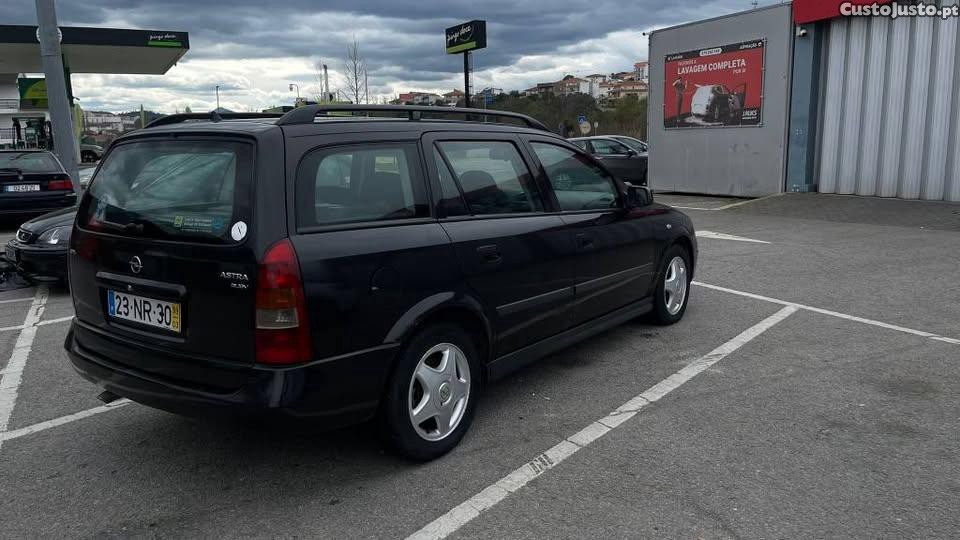 Opel Astra Caravan — photo 3