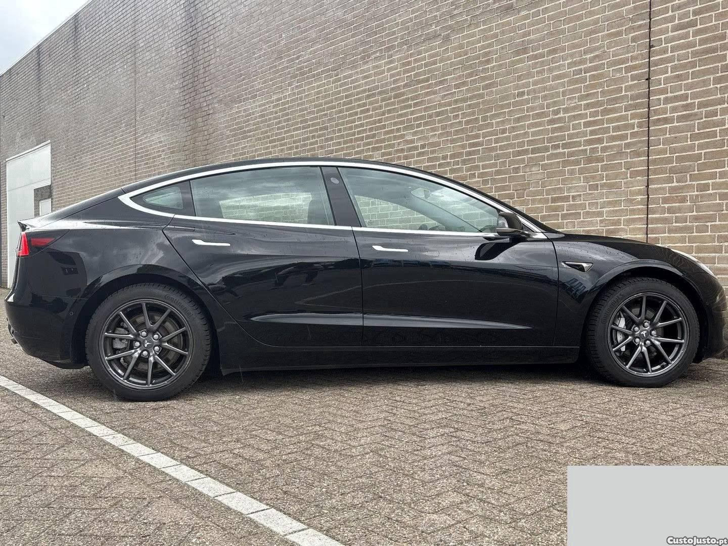 Tesla Model 3 Long Range AWD - 19 foto 4