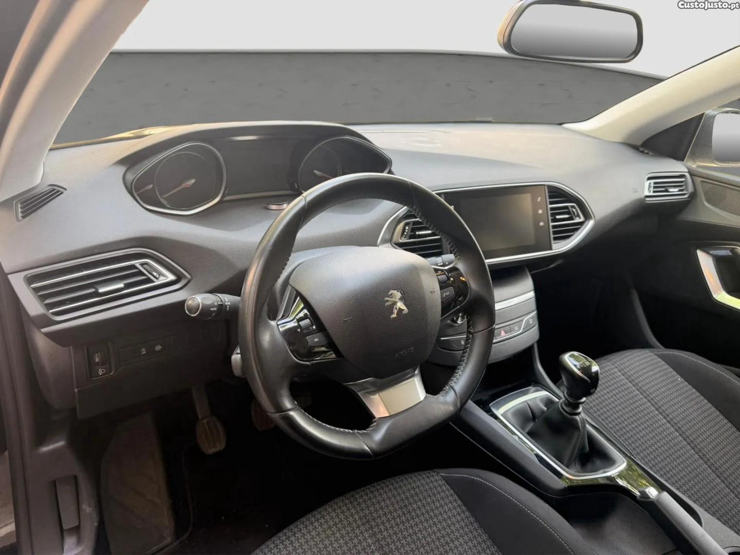 Peugeot 308 1.2 PureTech Active Pack — fotografia 11