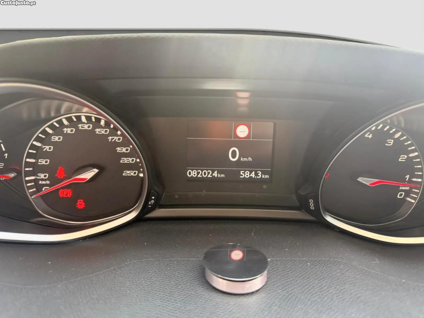 Peugeot 308 1.2 PureTech Active Pack — fotografia 5