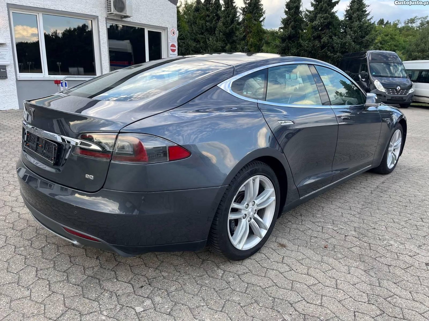 Tesla Model S 90 - 16 foto 3