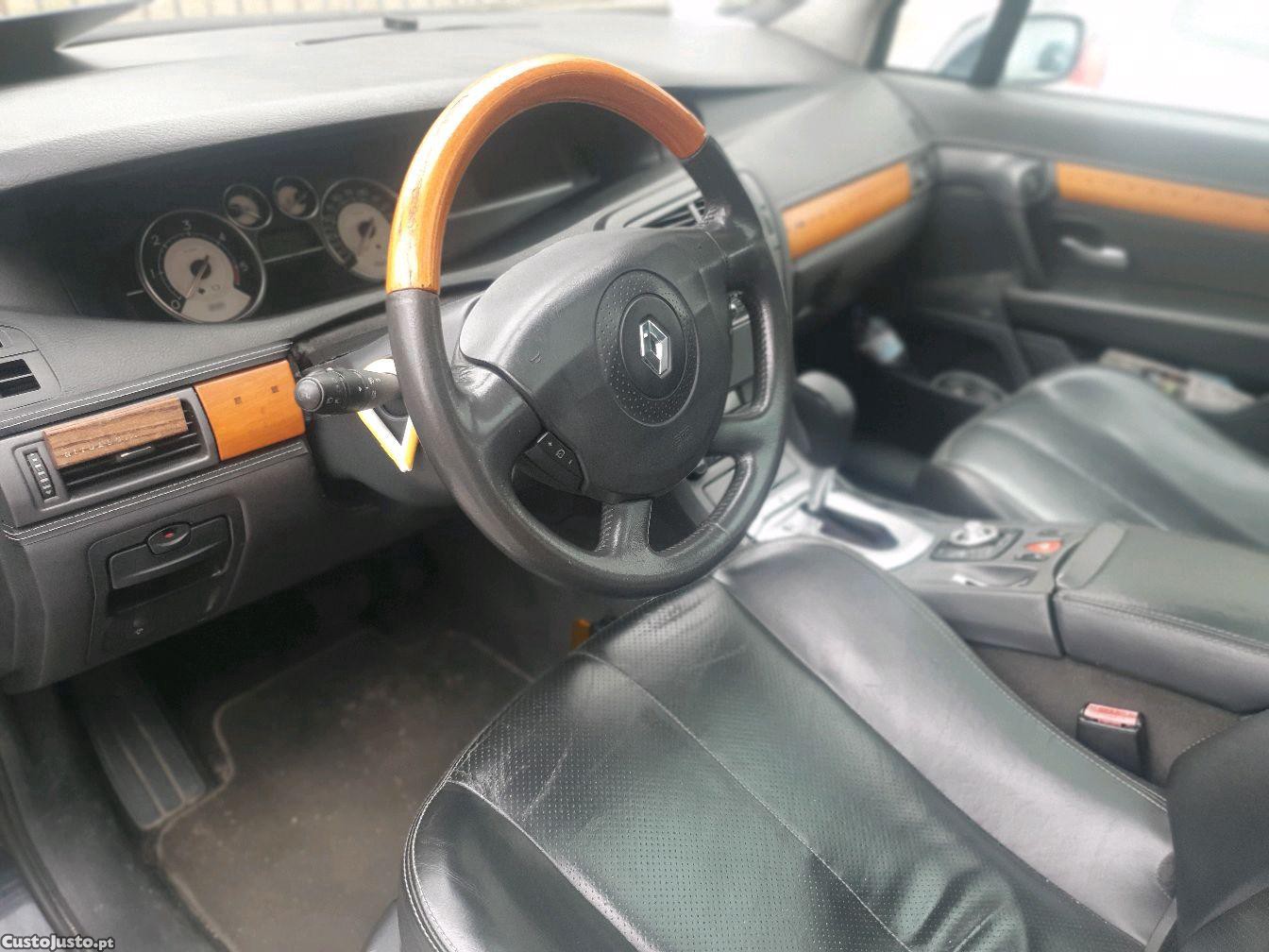 Renault Vel Satis top gama V6 3.0180cv Initiale Paris — fotografia 6