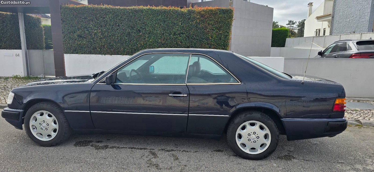 Mercedes-Benz 200 CE Coupé - Clássico em valorização — fotografia 3