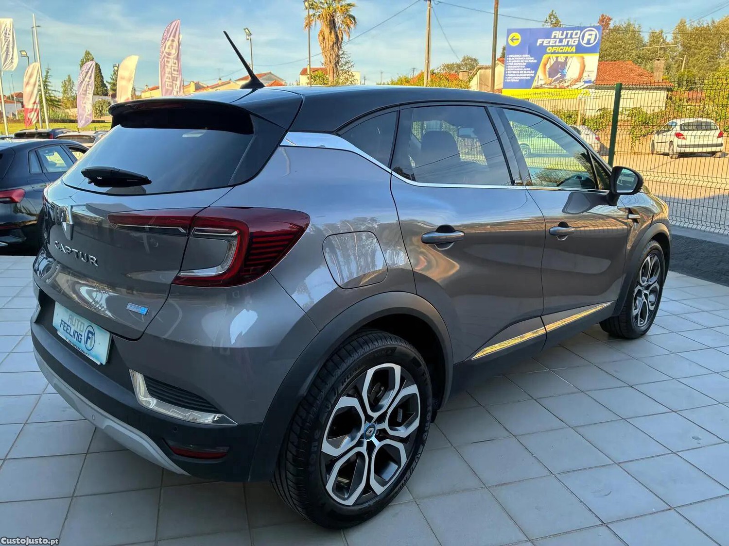 Renault Captur 1.6 HYBRID E-TECH INTENS - 21 foto 3