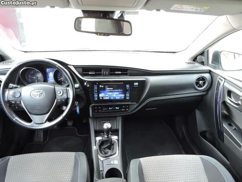 Toyota Auris 1.4 d-4d comfort pack sport — fotografia 6