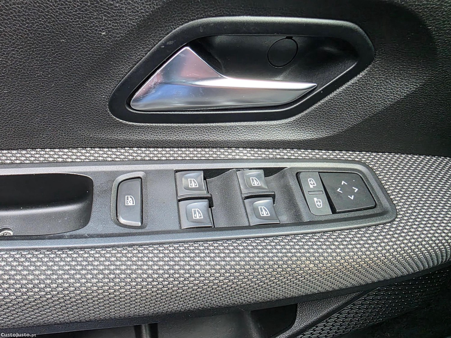 Dacia Sandero 1.0 TCE Comfort — fotografia 2