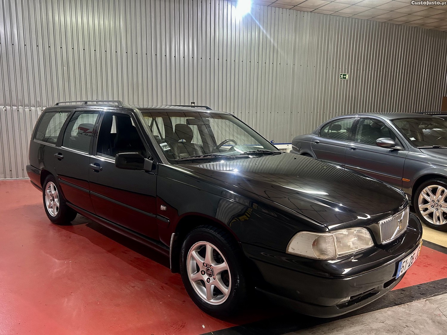 Volvo V70 Muito bom estado 7 lugares 75 mês livro revisões volvo — photo 4