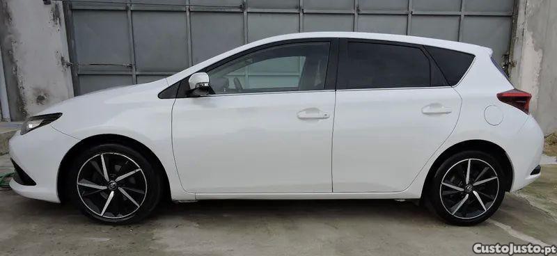 Toyota Auris 1.4 d-4d comfort pack sport — fotografia 10
