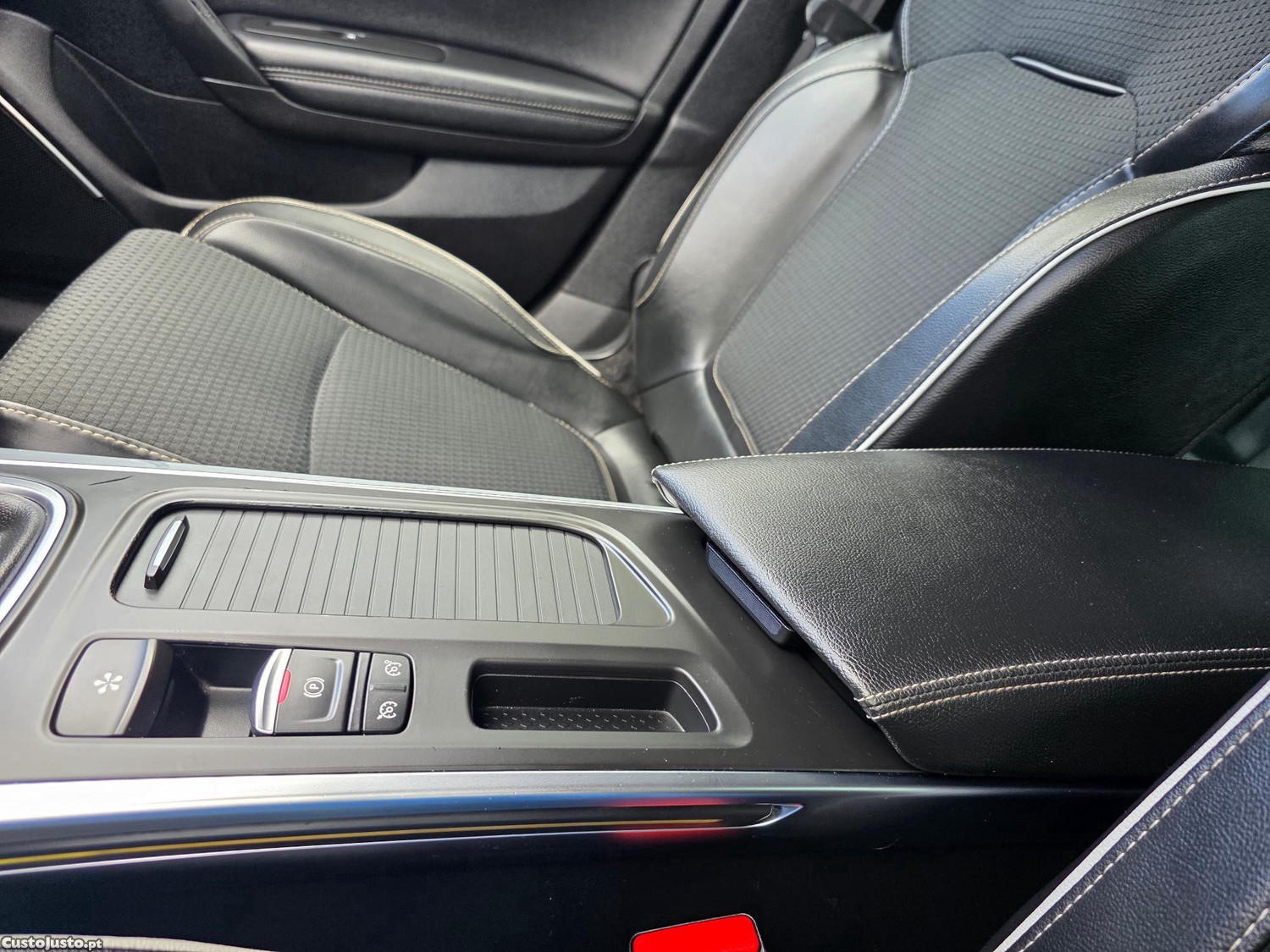 Renault Mégane ST 1.5 DCI Bose Edition — fotografia 13