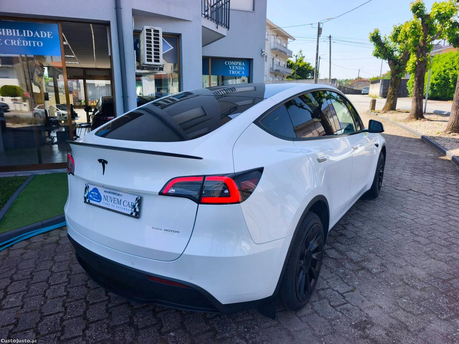 Tesla Model Y Dual Motor Long Range Kit Performance — fotografia 7