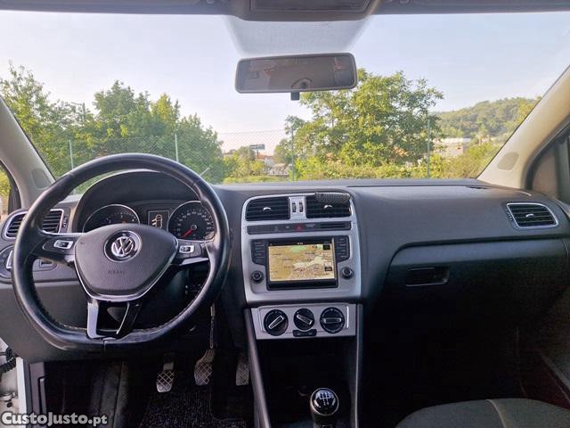 Volkswagen Polo 1.4 TDi Lounge Nacional — fotografia 4