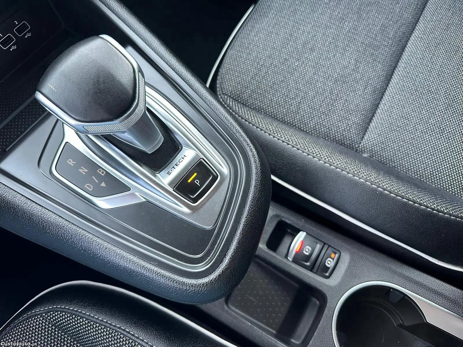 Renault Captur 1.6 E-Tech Intens — fotografia 5