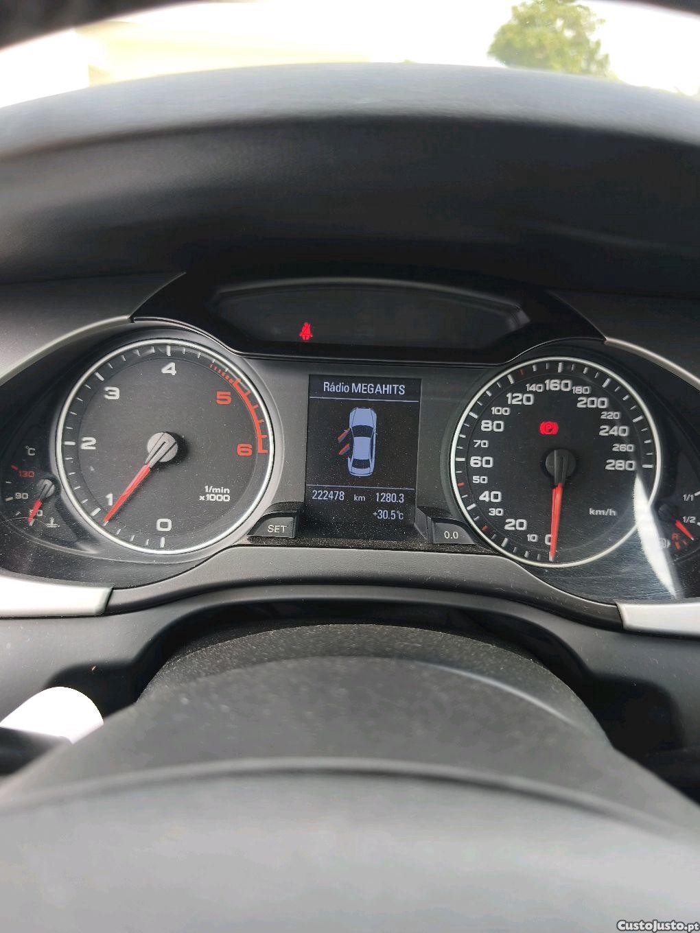 Audi A4 2.0 tdi — fotografia 2