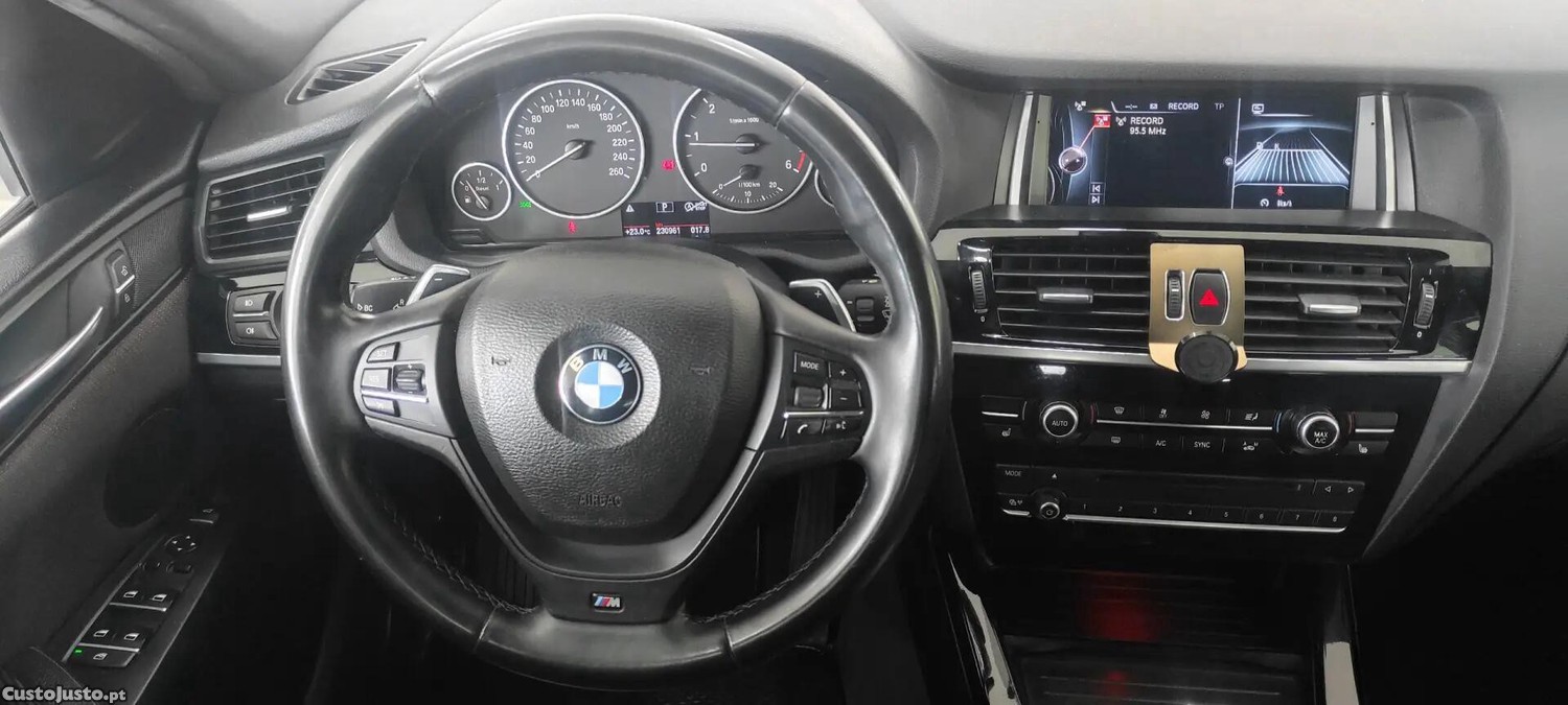 BMW X4 20 d xDrive Pack M Auto — fotografia 23