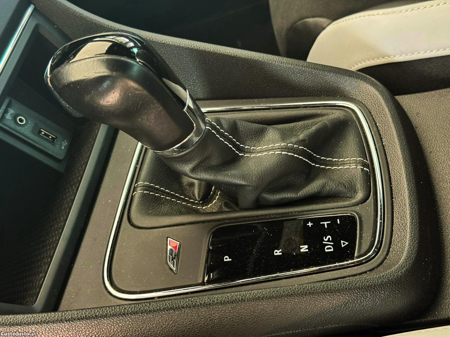 SEAT Leon 2.0 TSI S&S DSG Cupra 290 — fotografia 4