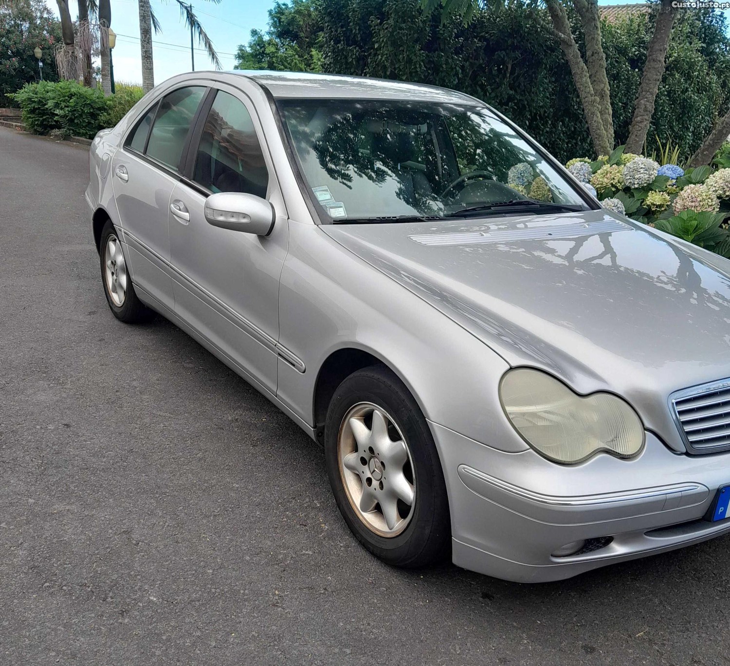 Mercedes-Benz C 220 cdi w203 elegance — fotografia 7